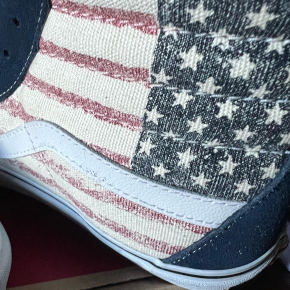 NWT VANS Americana Dress Blues SK8-Hi Reissue
Men - Picture 2 of 6
